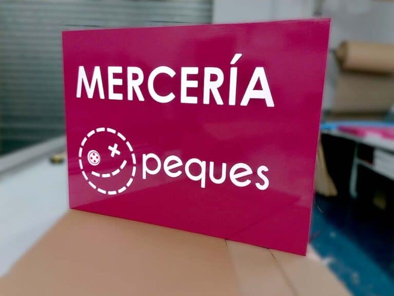 Logo con letras