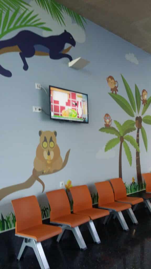 Vinilo en pared para hospital